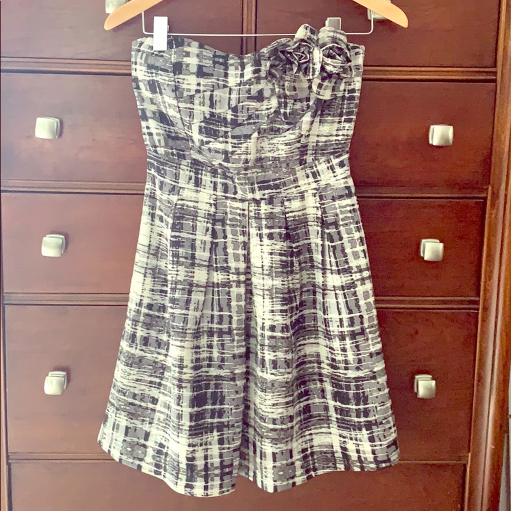 Miss Me black & gray strapless mini dre…